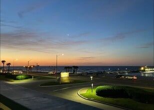 Building Photo - 6102 Seawall Blvd