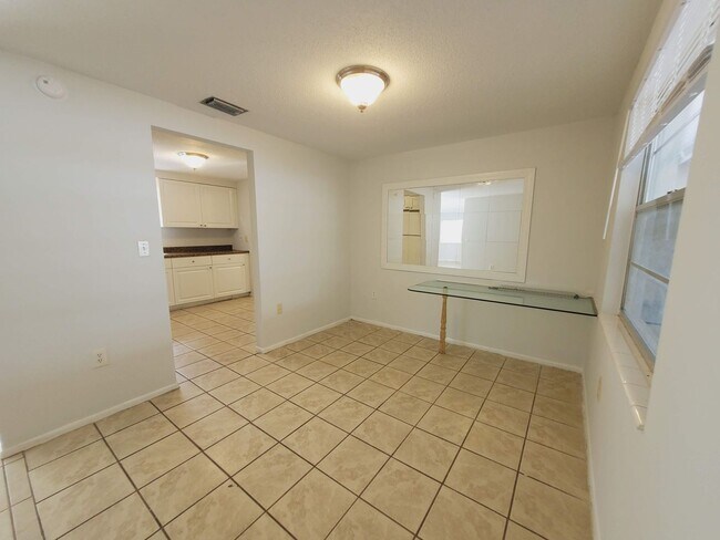 Foto del edificio - 6916 Brentford Rd