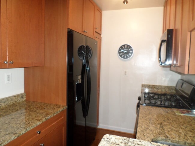 Foto del edificio - 2725 39th St NW
