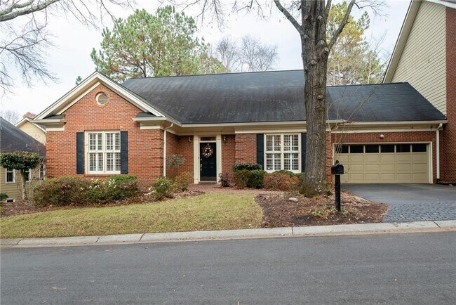 Building Photo - 7155 Roswell Rd