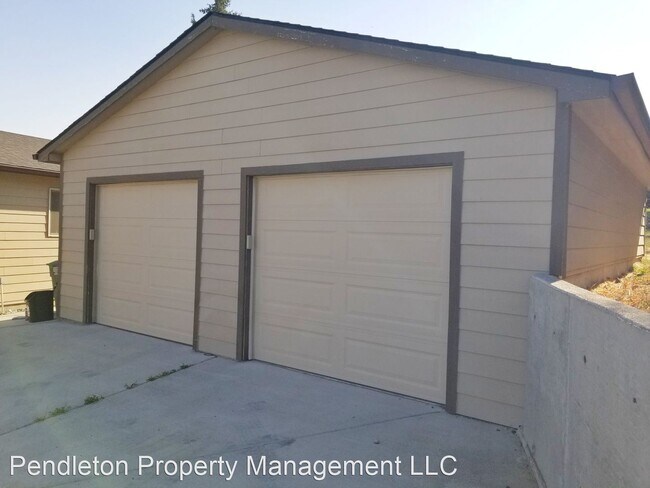 Building Photo - 2 br, 1 bath House - 912 S Main