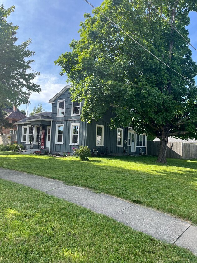 Primary Photo - 224 E Washington St