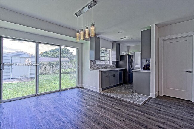 Foto del edificio - 372 W Dayton Cir