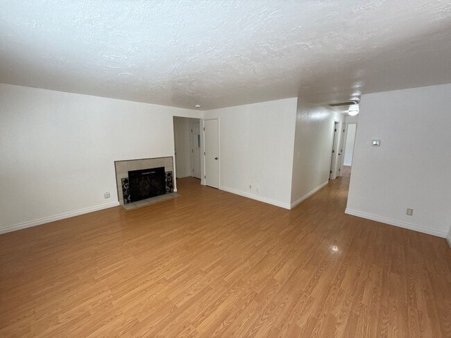 Building Photo - 5162 Lone Oak Rd SE