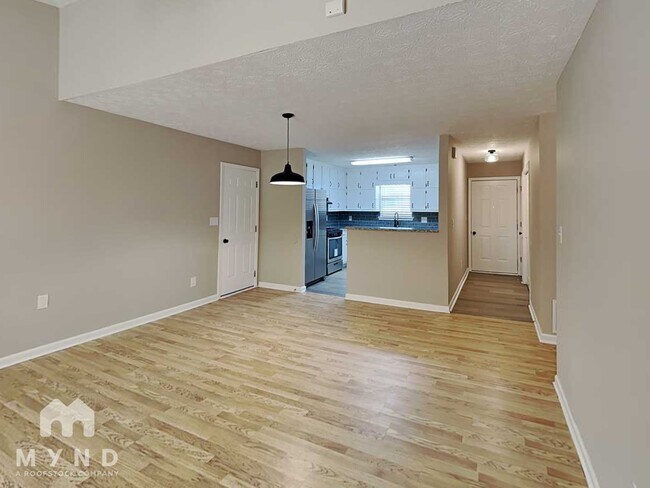 Foto del edificio - 134 Oak Cir S