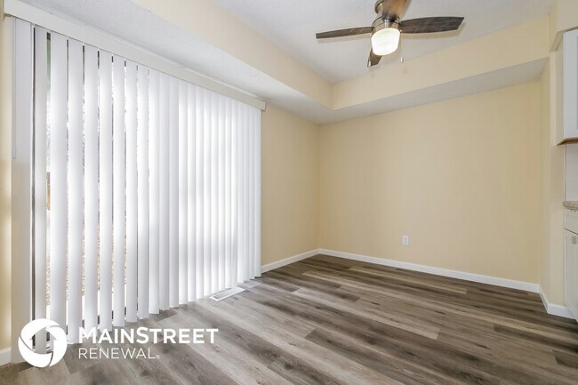Building Photo - 500 NW 36th St Terrace