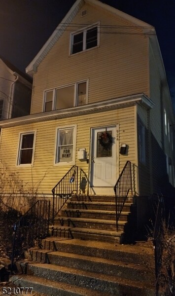 Primary Photo - 924 Roosevelt St