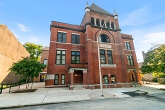 Building Photo - 511 S Bond St