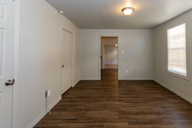 Building Photo - 1435 Magnolia St