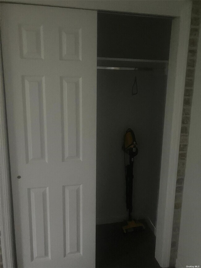 Foto del edificio - 65 W Broadway