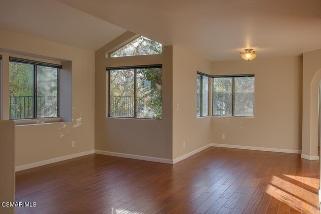 Building Photo - 29712 Strawberry Hill Dr