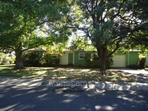 Building Photo - 1159 Sierra Vista Way