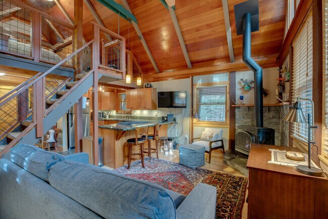 Foto del edificio - 7040 Bellevue Ave