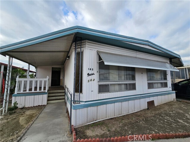 Foto principal - 24414 University Ave