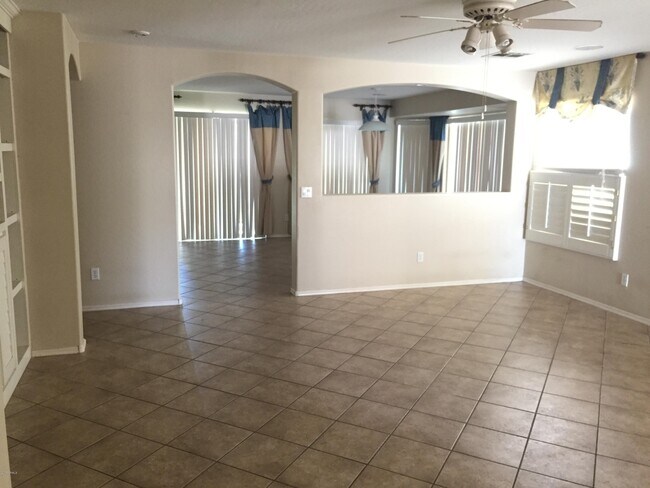 Foto del edificio - 2276 S 172nd Ln
