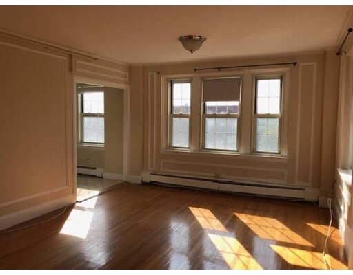 Foto del edificio - 1454 Beacon St