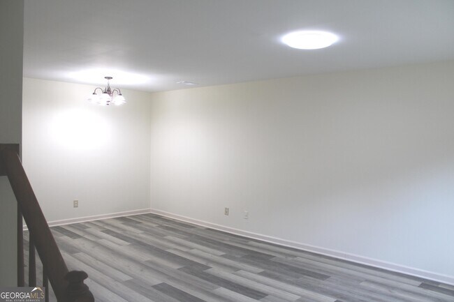 Foto del edificio - 1233 Sweet Pine Dr