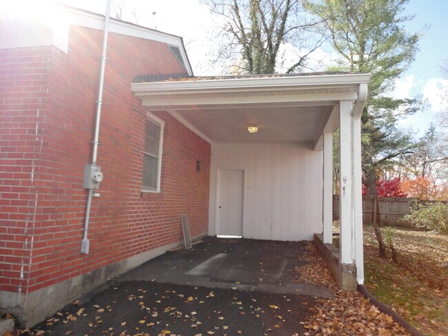 Carport - 215 Creekview Dr