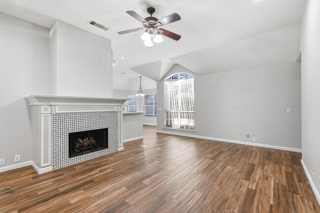 Building Photo - 1202 Defford Ln