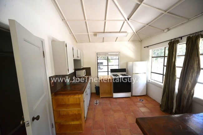 Building Photo - 391 Avenida Del Recreo