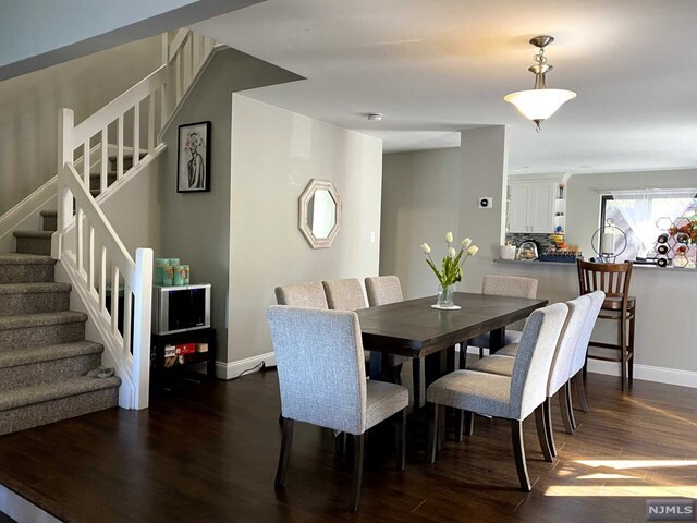 Building Photo - 100 Sandpiper