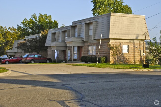 Building Photo - 6 Duplexes