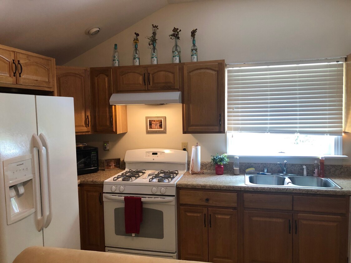 kitchen - 2205 Ratliff Creek Rd