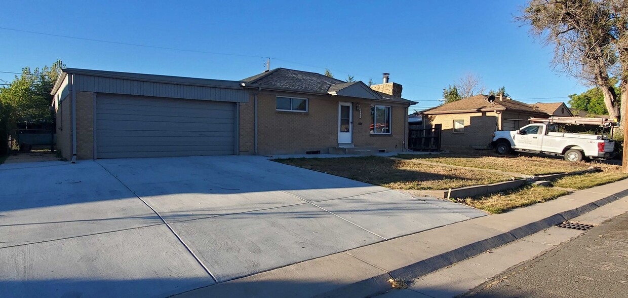 Primary Photo - 4 Bedroom newly renovated home in Denver