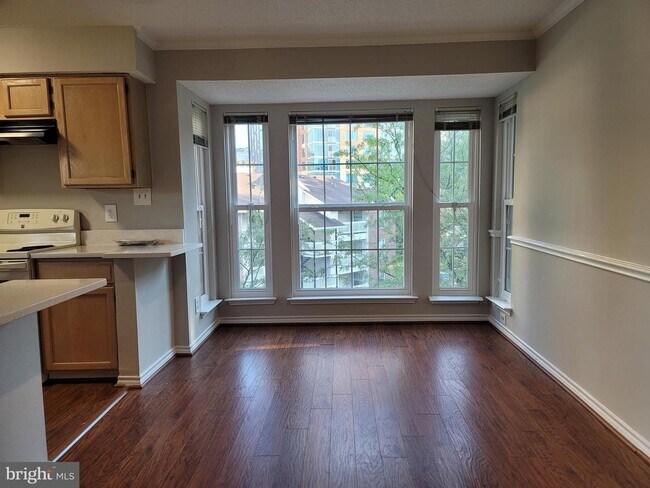 Building Photo - 1524 Lincoln Way