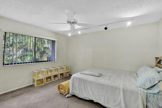 Building Photo - 587 NW 38th Ave
