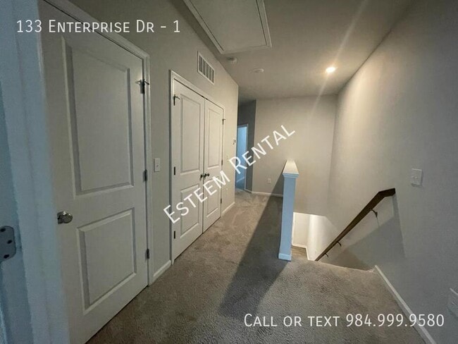 Building Photo - 133 Enterprise Dr