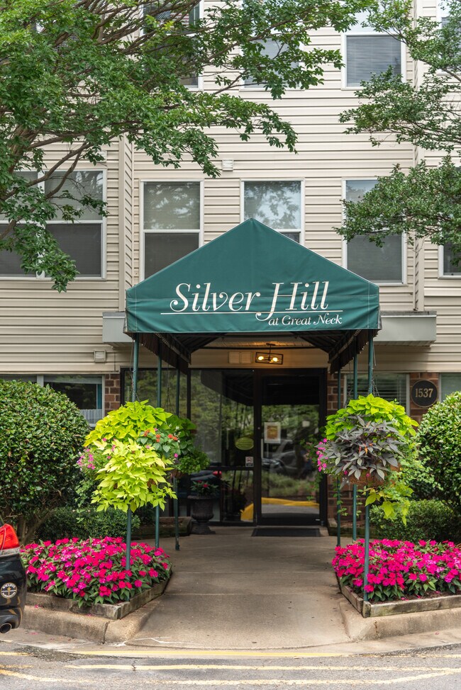 Silver Hill at Great Neck for 55+ Apartments Virginia Beach, VA