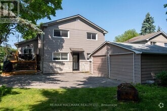 Building Photo - 15 Webster Dr