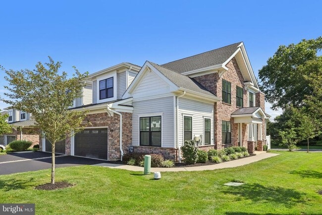 Building Photo - 2 Dogleg Ln