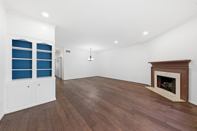 Building Photo - 8614 Oakford Dr