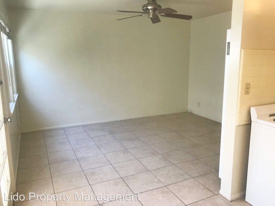 Primary Photo - 1124 W Balboa Blvd