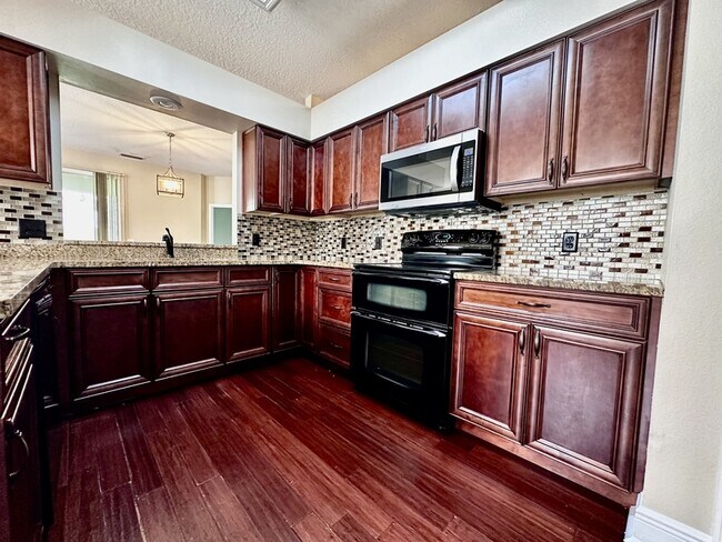 Building Photo - 305 Fernhill Dr
