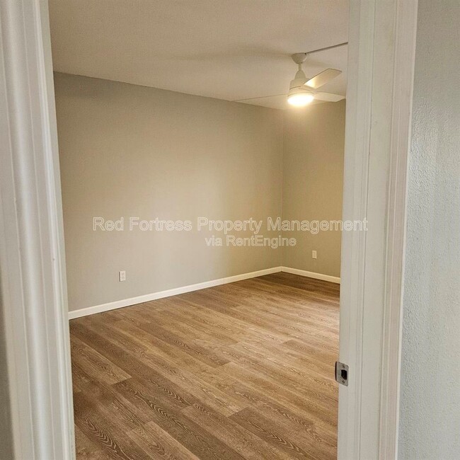 Foto del edificio - 12501 McGregor Blvd