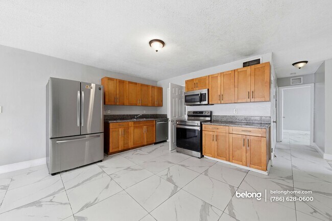 Foto del edificio - 5700 NW 28th St