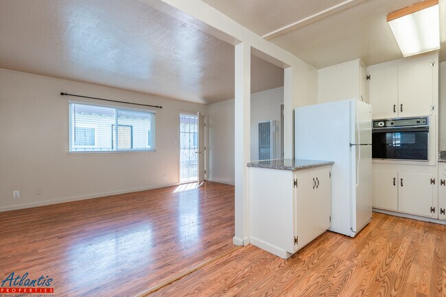 Building Photo - 1088 Roewill Dr