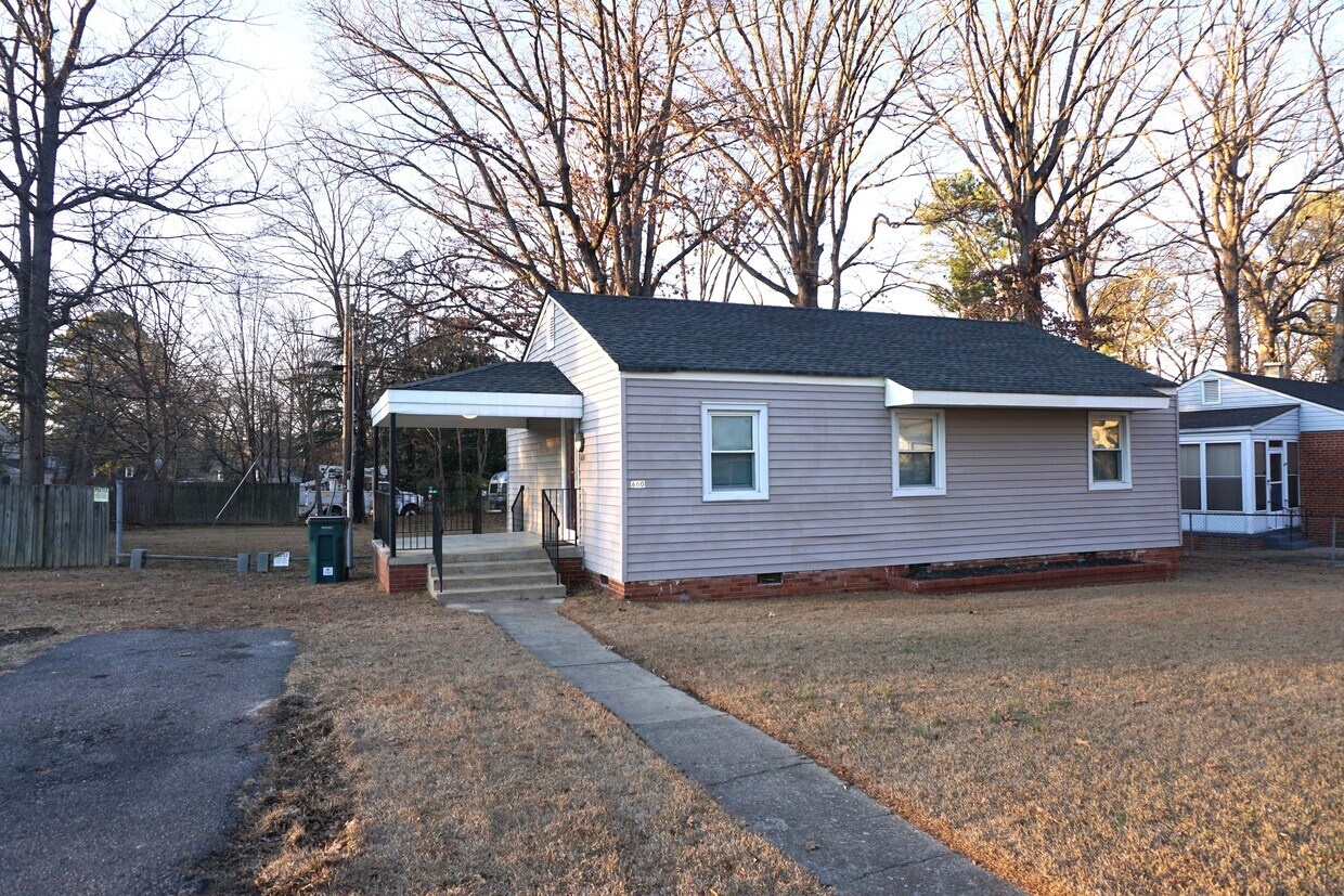 Primary Photo - 600 Fayette Ave