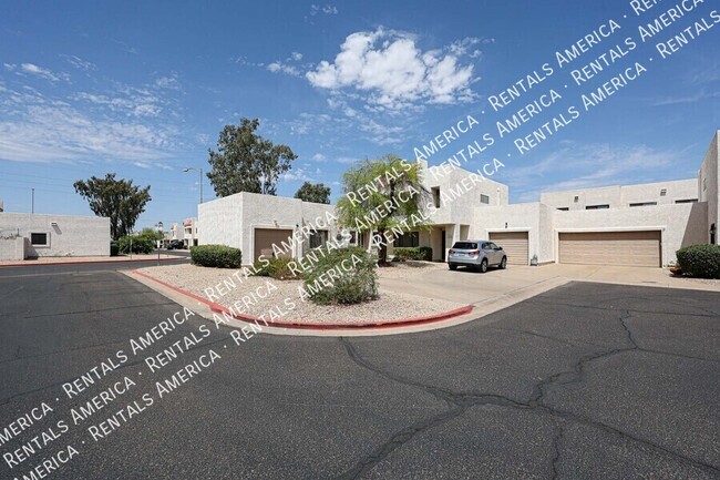 Building Photo - 2548 W Canyon Crest Cir