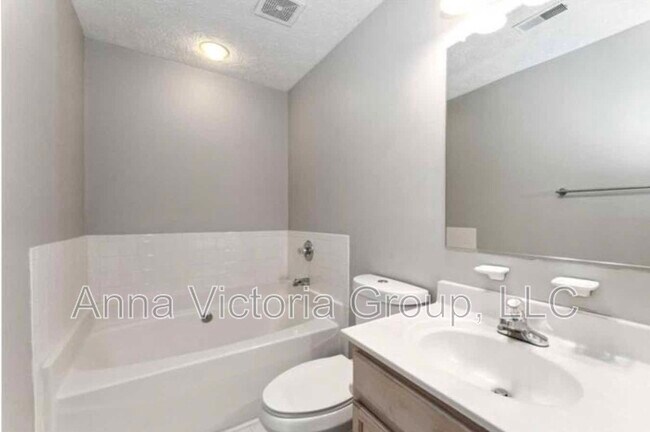 Foto del edificio - 16116 Edenwood Dr