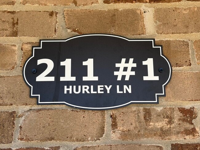 Building Photo - 211 Hurley Ln