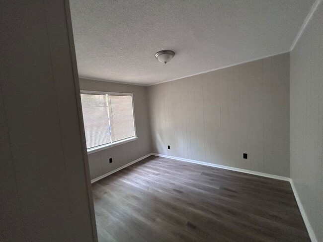 Building Photo - 132 Patton Ln