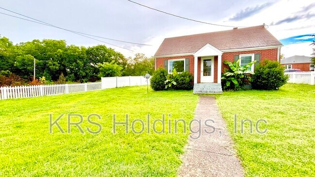 Photo - 107 Golf Dr House