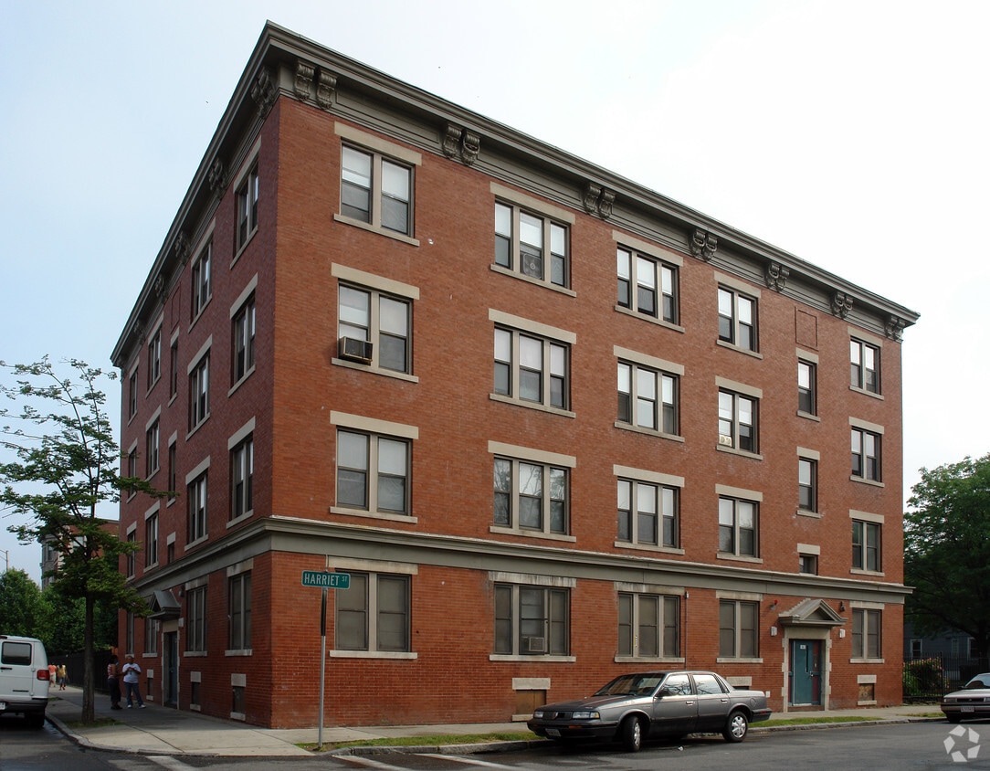 Primary Photo - 2991-3055 Main St