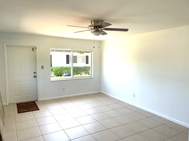 Foto principal - 627 92nd Ave N