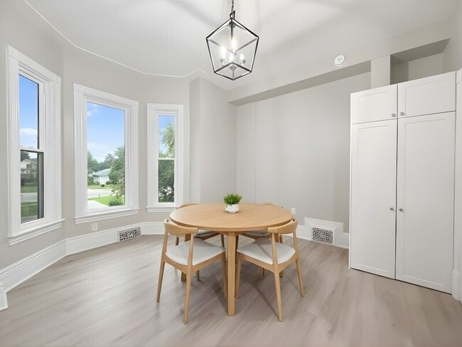 Building Photo - 47 Ontario Ave