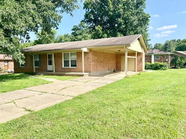 Building Photo - 305 Hillcrest Dr